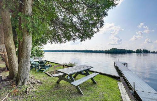 Waterfront North Hero Home with Screened Porch - Foto 32