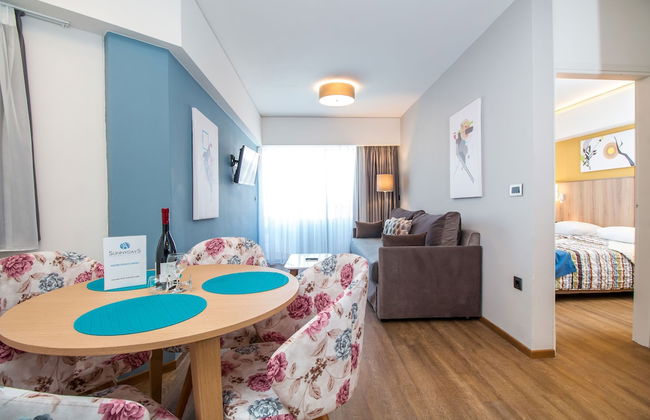 Sunny Days Hotel Apt - Photo 88