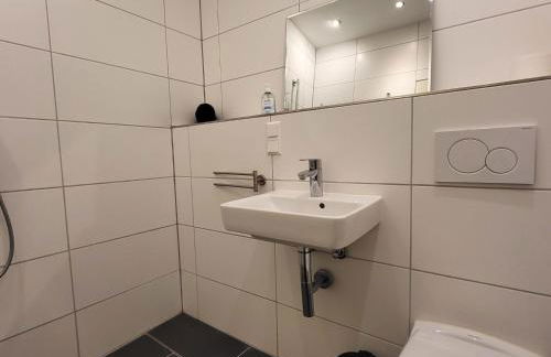 Apartment Terrassenwohnung am See by Interhome - Foto 18