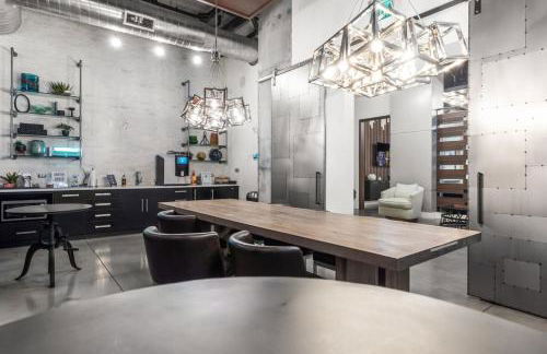 Spacious 2BR Retreat Perfect for Tropicana Events - Foto 25