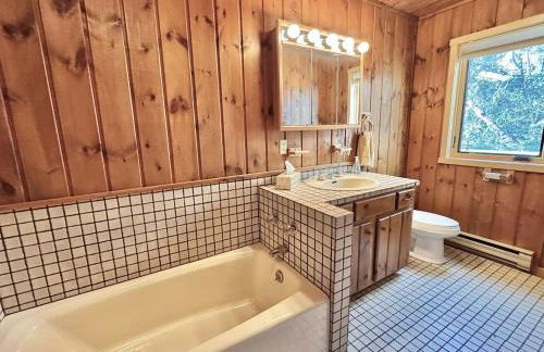 Lake Superior Retreat Private Wooded Haven with Panoramic Views - Foto 13