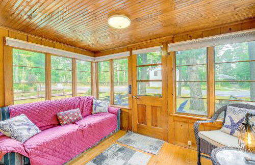 Rapid City Cottage with Patio Near Beach Access! - Foto 4