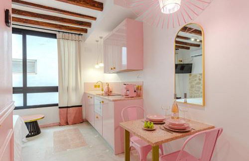 Glamorous pink studio in city center - Photo 13