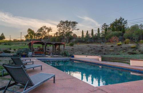5 Acre Villa Retreat with Vineyard Pool Spa & Amazing Views of Sonoma County - Foto 53