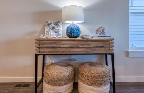 The Moby House Coastal Retreat with Ocean Views & Hot Tub - Foto 60