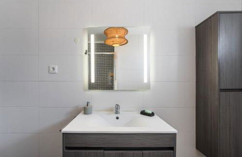 Charming Beachside Escape - Foto 39