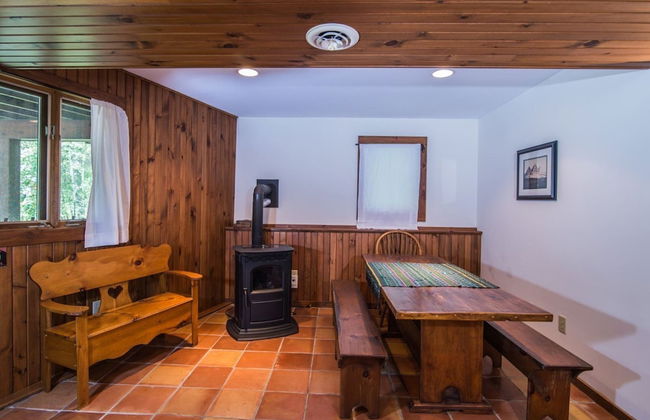 Cottage in the Woods - Photo 17