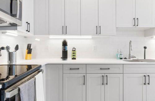 1BD Sleeps 4 with Views - Near Fish Town and Old City - Foto 17