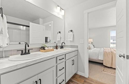 Spotless Parkside Stay King DreamCloud Sleeps 10 - Foto 16