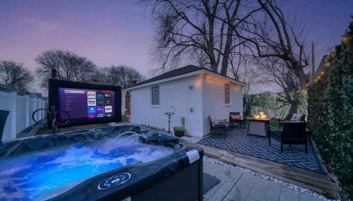 Beautiful Modern home with all year use HOT TUB, Pool table, Game room, & Propane fire pit!! - Foto 2