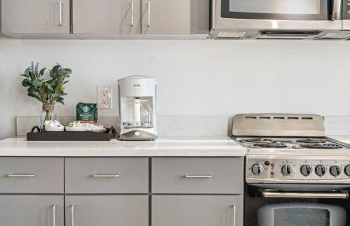 Stylish Loft 5 Min to Downtown No 212 - Photo 24