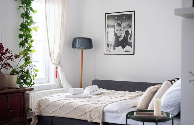 Charming Prague Apartment in Vršovice With Roof Terrace - Foto 3