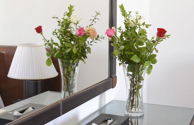 The Penthouse Suites Hotel - Photo 34