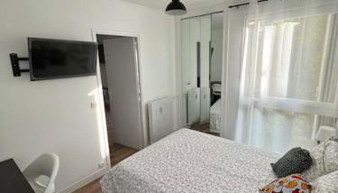 Beautiful flat (metro 8) 10min to paris city center - Foto 3, wardrobe