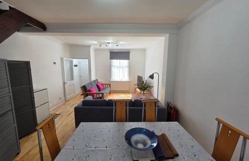 Stylish East London Stay 2Bed Home in Forest Gate - Foto 20