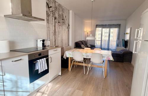 Charming & renovated apt stone throw to the sea - Foto 1