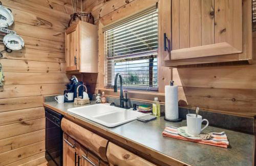 Spectacular MTNS Views with PRIVATE HOT TUB with Pool Table and Private Pond - Foto 29