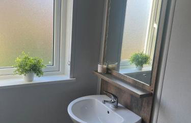 NEW 2025 Modern 3Bedrooms Lodge Walk to Beach - Foto 21