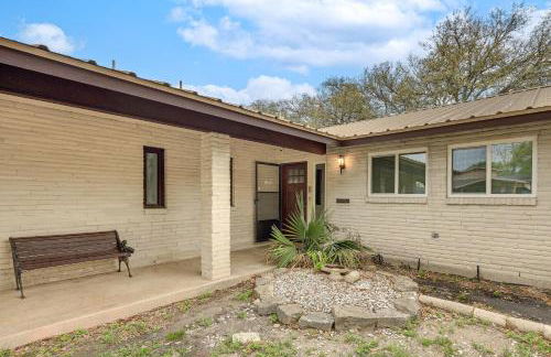 Charming San Antonio Abode about 10 Mi to River Walk! - Foto 30