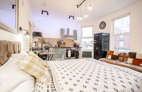 Luxury Industrial Studio Leeds Near Brudenell social club & Headingley Stadium - Photo 59