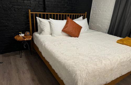 Jungle House Columbus Downtown Free Parking Sleeps 8 - Steps to Convention Center & Nationwide Arena - 2BR Short North Luxury Home - Over 5,800 Five Star Stays - Foto 10