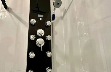 4BR Omaha Townhome | Perfect for Groups - Foto 19