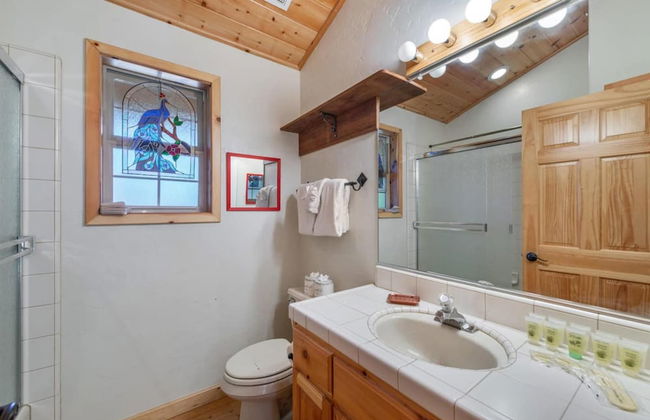 Wolf s Lair by Avantstay Swiss Chalet w Private Hot Tub Access to Northstar Resort Community - Photo 12