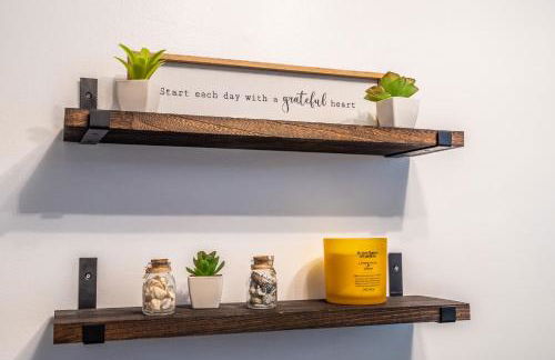 Cozy Studio w/gated parking - Photo 14