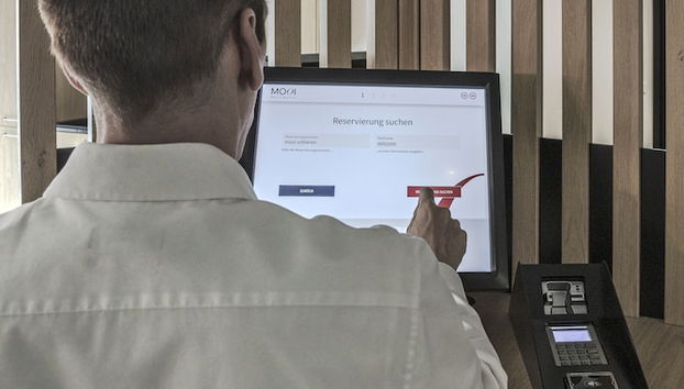 Check-in e check-out automático