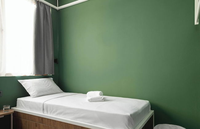 Zeus is Loose Hostel - Photo 8