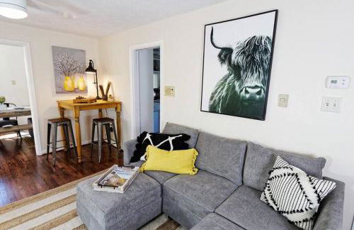 Stylish Lake Hs w/ hot tub: Walk to Blk Mtn Shops - Foto 34