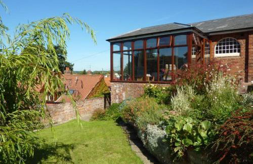 Ballygate Stable - Photo 2