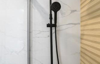 APT-Inside the Wall-Family,Games,Relax,History - Foto 28