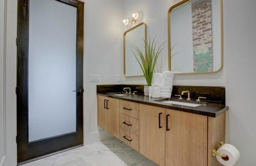 Loft condo by Mercedes Benz w balcony Apt 101 - Foto 16