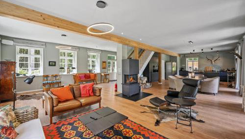 GUT KLETKAMP "Försterei" - Freistehendes Backsteinhaus mit 4 Schlafzimmern ruhig am Waldrand gelegen I Kamin I Garten & Terrasse I 15 Min zur Ostsee I 3 Bäder I Küche I Parkplatz I WLAN - Foto 4