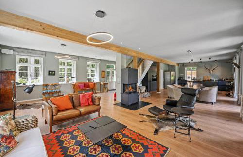 GUT KLETKAMP "Försterei" - Freistehendes Backsteinhaus mit 4 Schlafzimmern ruhig am Waldrand gelegen I Kamin I Garten & Terrasse I 15 Min zur Ostsee I 3 Bäder I Küche I Parkplatz I WLAN - Foto 4