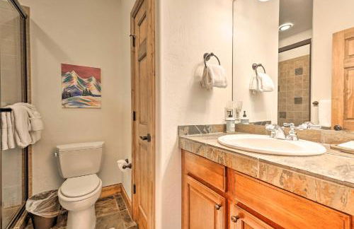 Luxe Rocky Mtn Retreat with Hot Tub - By Winter Park - Foto 17