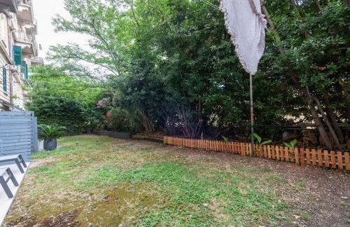 City Center Apartment with Free Parking - Foto 31