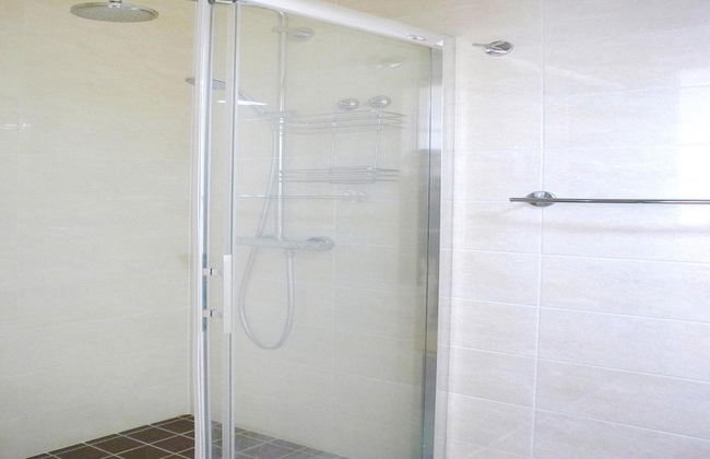 Stone House Near Pink Granite Coast Beaches - Photo 8