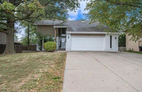 Cozy & Elegant Gem Fenced Yard BBQ & Games - Foto 54