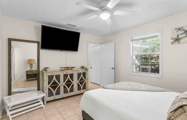 Lux min to Beach and Hospital with Hot Tub - Foto 17