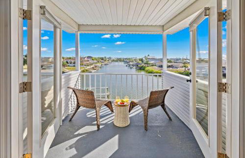 5 Bed3bath waterfront pool home with full gym, office, and heated pool! - Foto 2