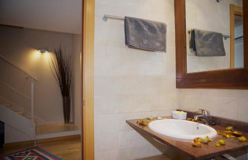 Great Sea-Side Barcelona Apartment - Photo 24