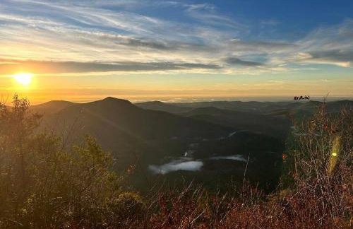 Enchanting Cabin with Breathtaking Sunset and Lake Views in North Carolina - Photo 28