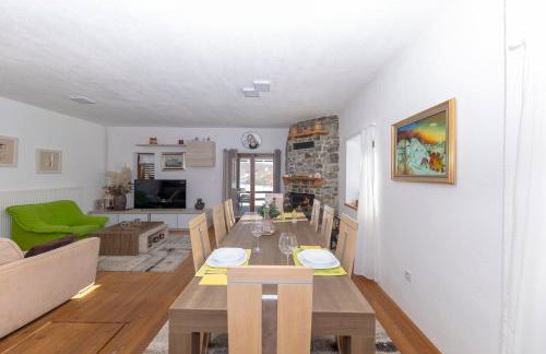 SPA HOLIDAY HOUSE REŽEK - Lovinac - Foto 19