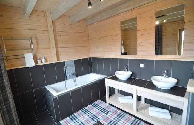 Sumptuous Chalet in Septon with Sauna & Hot Tub - Photo 38