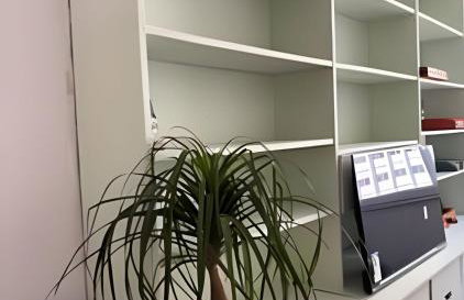 Lindo Quarto e sala em frente metro da Carioca - Foto 4