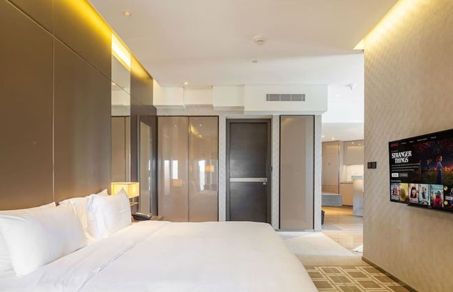 Elegant 1BR Near Wafi Mall Central Dubai Stay - Photo 3