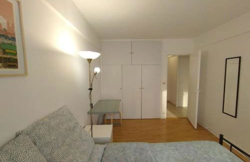 5 mn, 450m walk Metro La Defense, 3 bedrooms, Parking - Foto 8