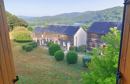 Gîte du Gua des Brasses au bord du lac de la Raviège - Foto 1